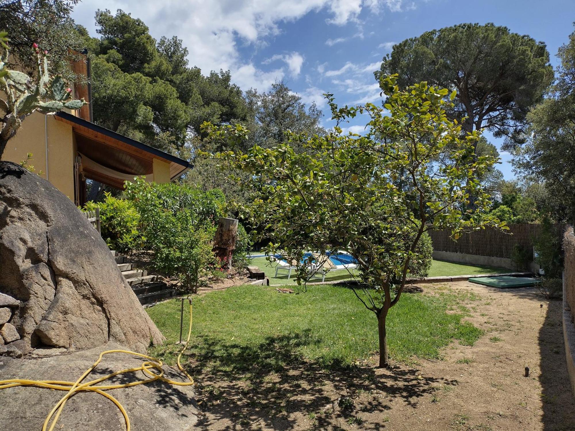 Вилла Casa Feliz Sant Cebria de Vallalta Экстерьер фото