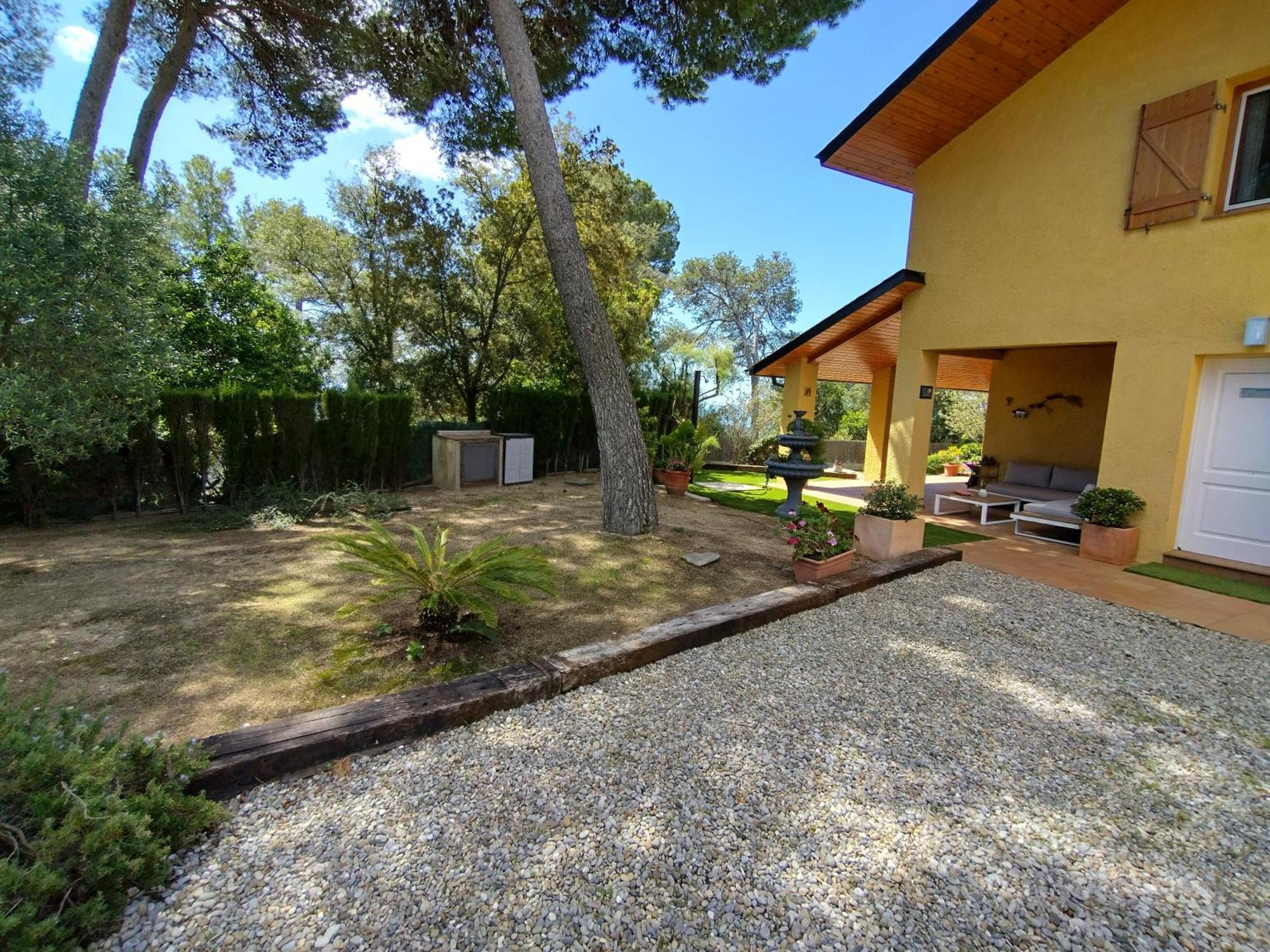 Вилла Casa Feliz Sant Cebria de Vallalta Экстерьер фото