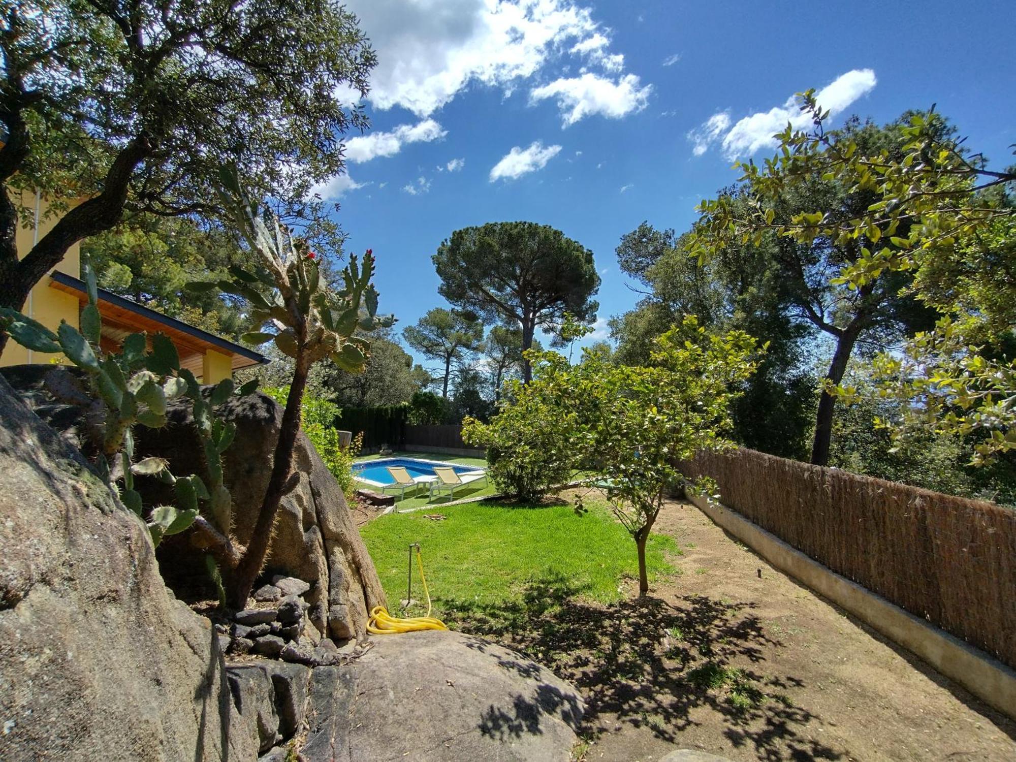 Вилла Casa Feliz Sant Cebria de Vallalta Экстерьер фото